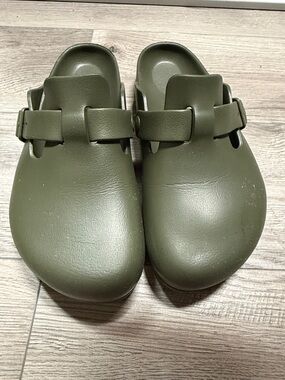 Women’s Olive Green Birkenstock Clog with Adjustable Strap